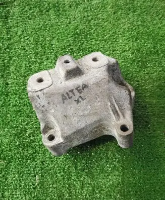 Seat Altea XL Gearbox mounting bracket 1K0199117AH