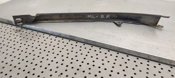 Mercedes-Benz ML W163 Under headlight/headlamp trim 1638260277