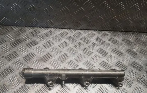 Mercedes-Benz CLS C219 Fuel main line pipe 2720705132 A2720705132