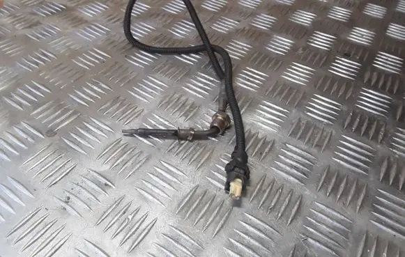 Mercedes-Benz E W212 Exhaust gas temperature sensor A0009059704