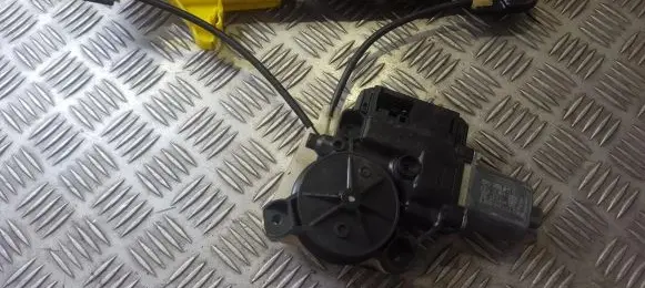 Sliding door window regulator with motor