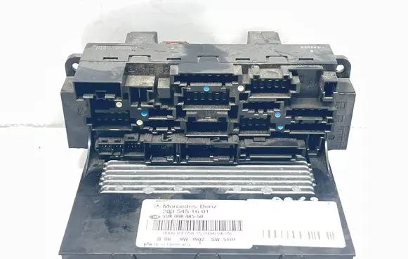 Mercedes-Benz C W203 Fuse box set 2035451601