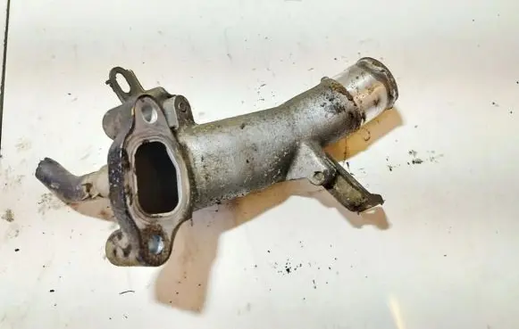 Toyota Avensis Verso Engine coolant pipe/hose