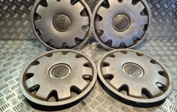 Audi A6 S6 C5 4B R20 wheel hub/cap/trim 4B0601147C