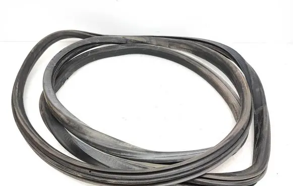 Volkswagen Transporter - Caravelle T5 Front door rubber seal 7E0543791B
