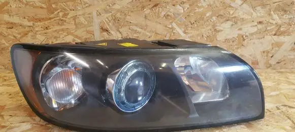 Volvo V50 Headlight/headlamp 31213187