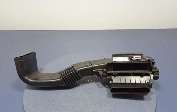 Porsche Panamera (970) Intake resonator 971815325E