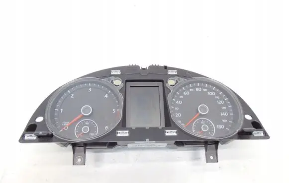 Volkswagen PASSAT CC Speedometer (instrument cluster) 3C8920970P