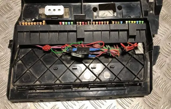 BMW 5 E39 Fuse box set 51168159711