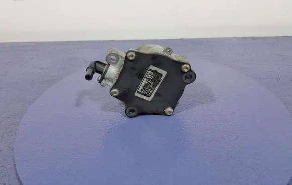 Jeep Grand Cherokee Vacuum pump 05047967AB