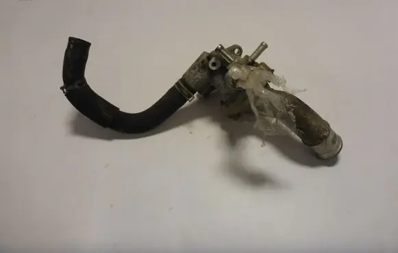 Ford Ranger Thermostat housing 