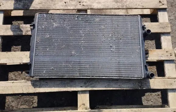 Volkswagen Golf V Coolant radiator 1K0121253AA
