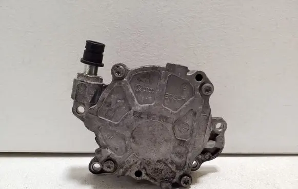 Audi TT TTS Mk2 Vacuum pump 03L145100G