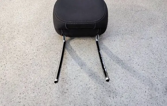 Mercedes-Benz C W205 Front seat headrest 