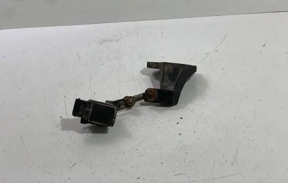 Headlight/headlamp level sensor
