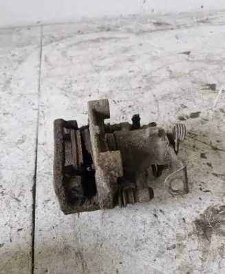 Opel Zafira A Rear brake cylinder 