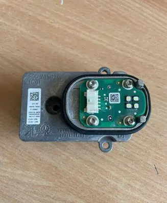 Mercedes-Benz C W205 LED ballast control module 707881 1305715284