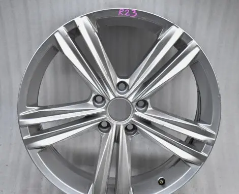 Volkswagen Tiguan R18 alloy rim 
