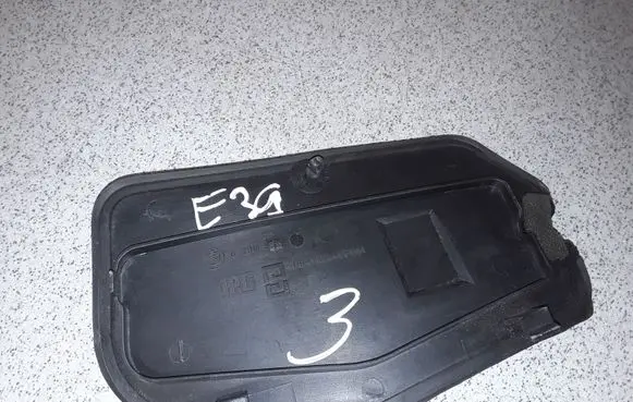 BMW 5 E39 Other trunk/boot trim element 8230959