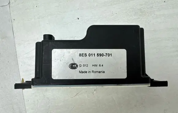 Mercedes-Benz C W205 Voltage converter/converter module 8ES011590701