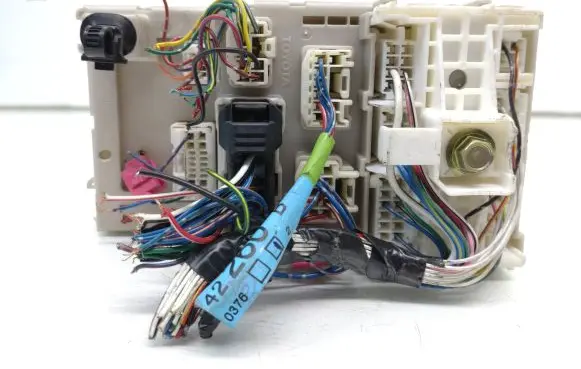 Toyota RAV 4 (XA20) Fuse box set 8273342080