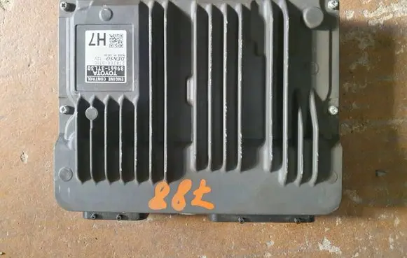 Toyota Camry VIII XV70 Engine control unit/module ECU 896613TL30