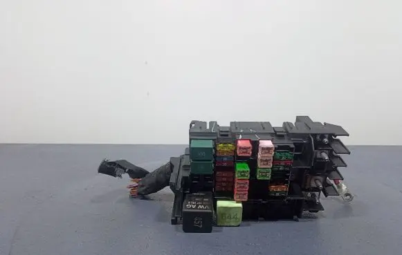 Volkswagen Jetta VI Fuse box set 5C0937819L