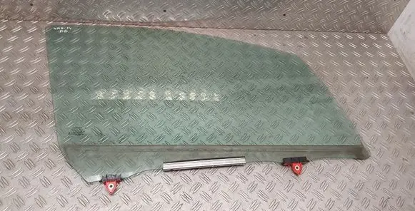 Toyota Yaris Front door window glass four-door 