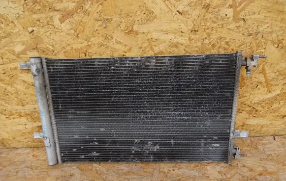 Opel Astra J Radiator set 13267649 0820B 8135