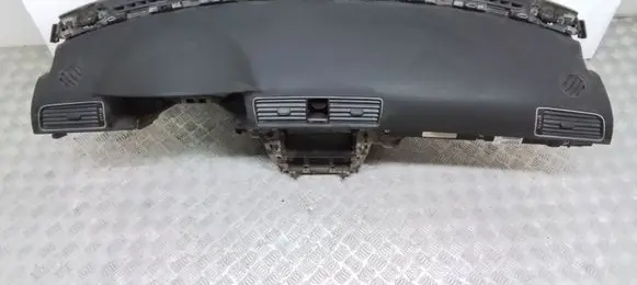 Volkswagen PASSAT B7 USA Dashboard 561857003 561880204B