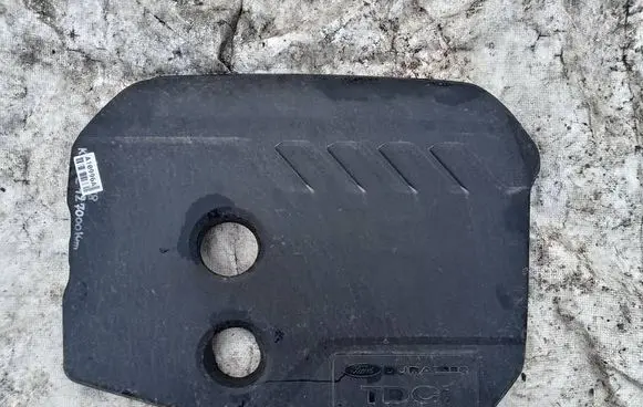 Ford Focus Engine cover (trim)