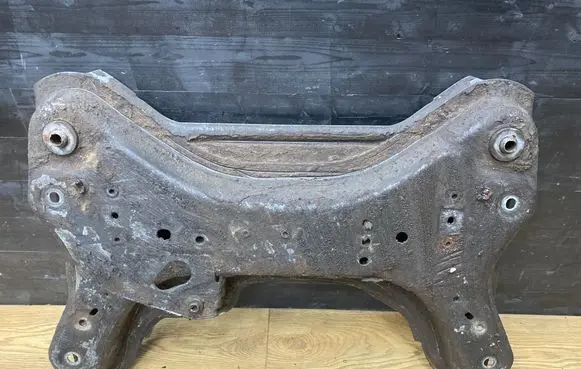 Opel Vivaro Front subframe