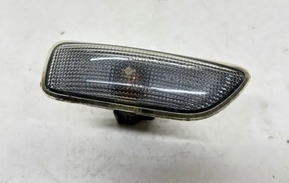 Volvo V70 Front fender indicator light 30722642