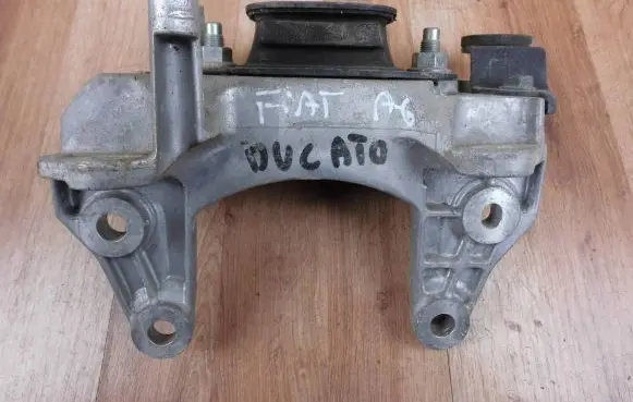 Nissan X-Trail T32 Engine mount bracket 112544BB0A 112544BB1A