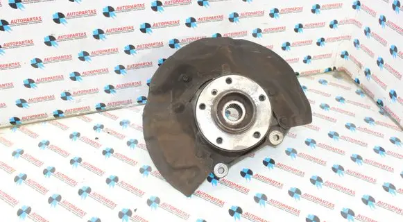 BMW 5 E60 E61 Front wheel hub spindle knuckle 6768315