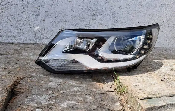 Volkswagen Tiguan Headlight/headlamp 5n1941751