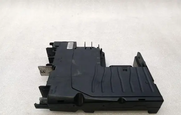 Mercedes-Benz G W461 W463 1st Gen Fuse module A4635401850