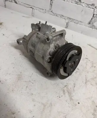 Volkswagen Golf VII Air conditioning (A/C) compressor (pump) 5Q0820803C
