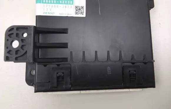 Toyota RAV 4 (XA30) Central body control module 8865042230 1776002673