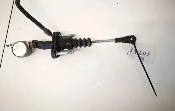 Opel Astra G Clutch master cylinder 90523769