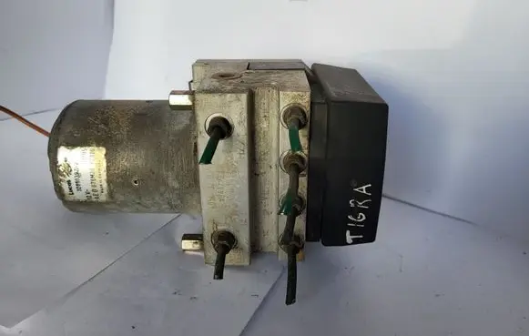 Opel Tigra A ABS Pump 231351391 32610392 90447923