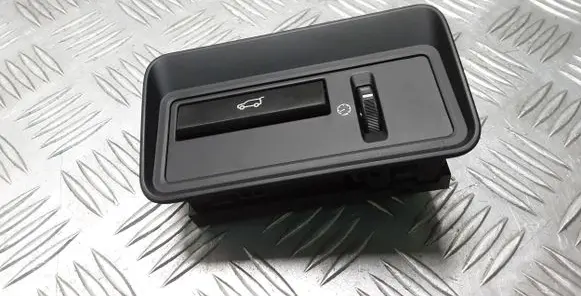 Tailgate opening switch