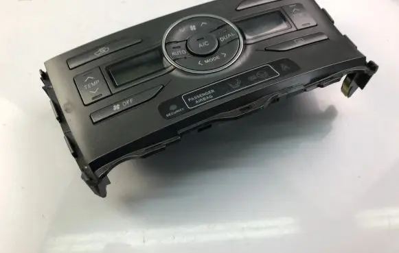 Toyota Auris 150 Interior fan control switch 5590002220B