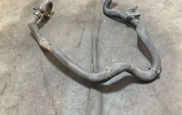 Renault Trafic III (X82) Engine coolant pipe/hose