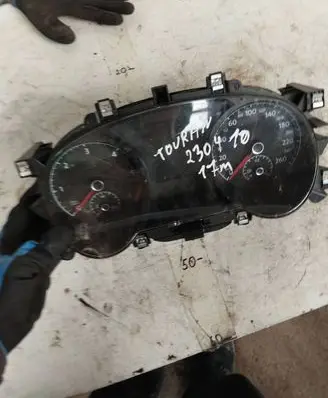 Volkswagen Touran III Speedometer (instrument cluster) 5ta920741a