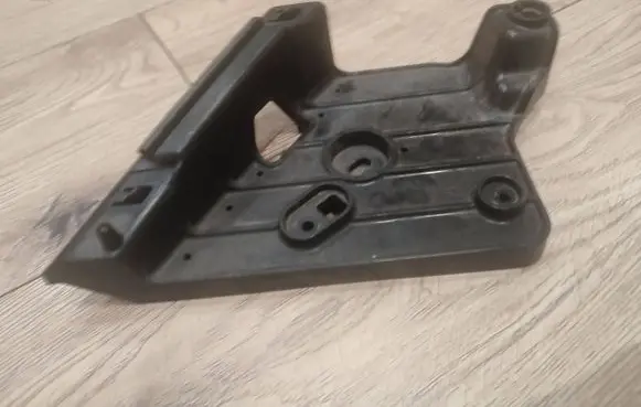 Nissan Qashqai Headlight/headlamp mounting bracket