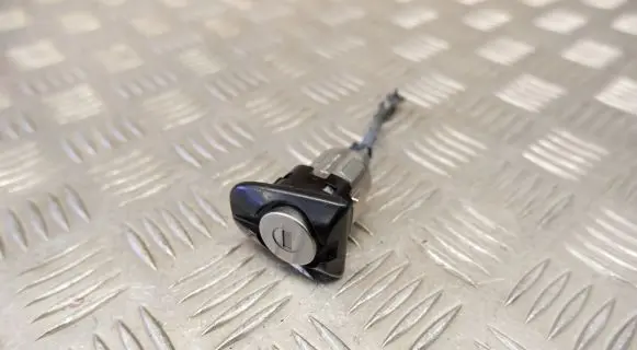 Toyota Yaris Cross Front door lock 690050DM40