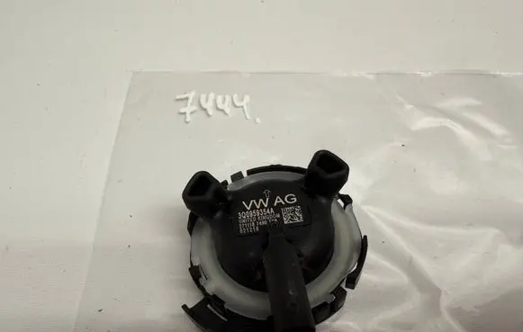 Skoda Karoq Airbag deployment crash/impact sensor 3Q0959354A 2711187490 021218