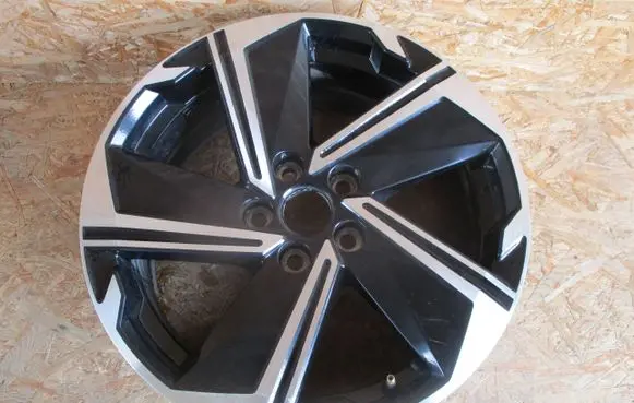 Mitsubishi Eclipse Cross R18 alloy rim 4250G472