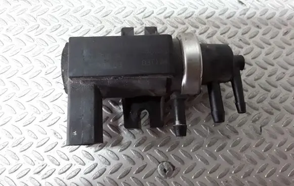 Volkswagen Phaeton Turbo solenoid valve 1J0906627C